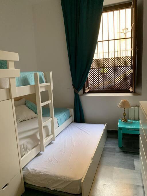 Beautiful Silent Apartment Private Parking Sevilla Dış mekan fotoğraf